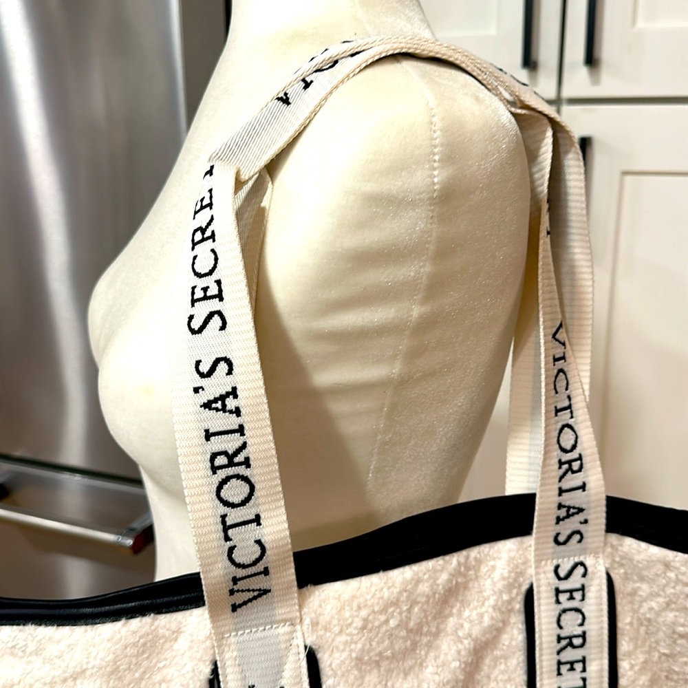 NWT Victoria’s Secret Teddy Fur Tote - Picture 2 of 5